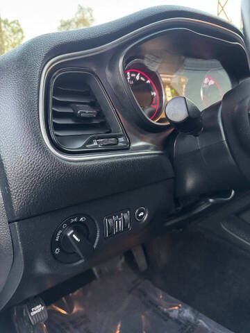 2017 Dodge Challenger SXT