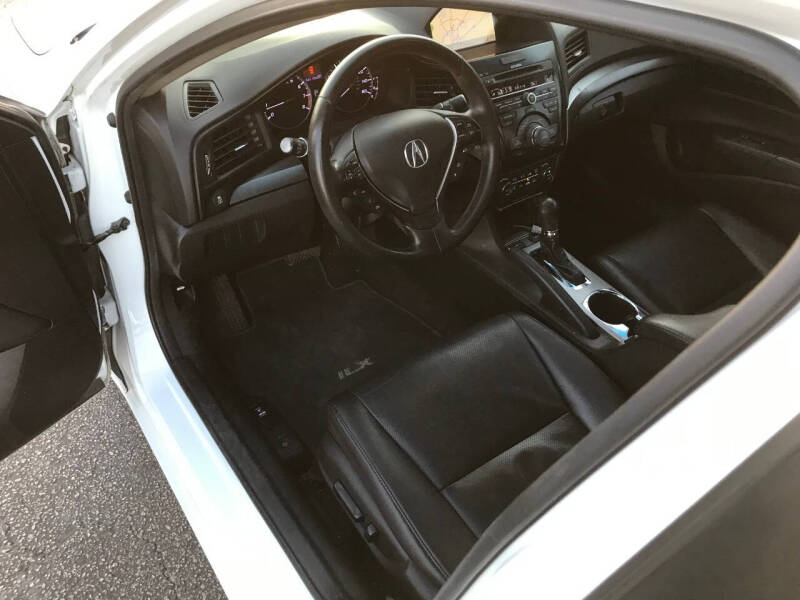 2013 Acura ILX 2.0L w/Tech