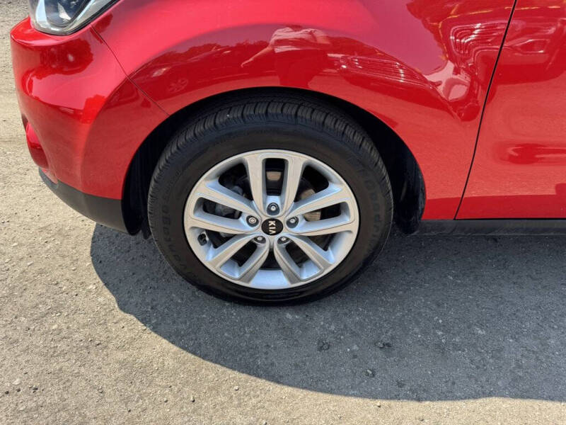 2017 Kia Soul +