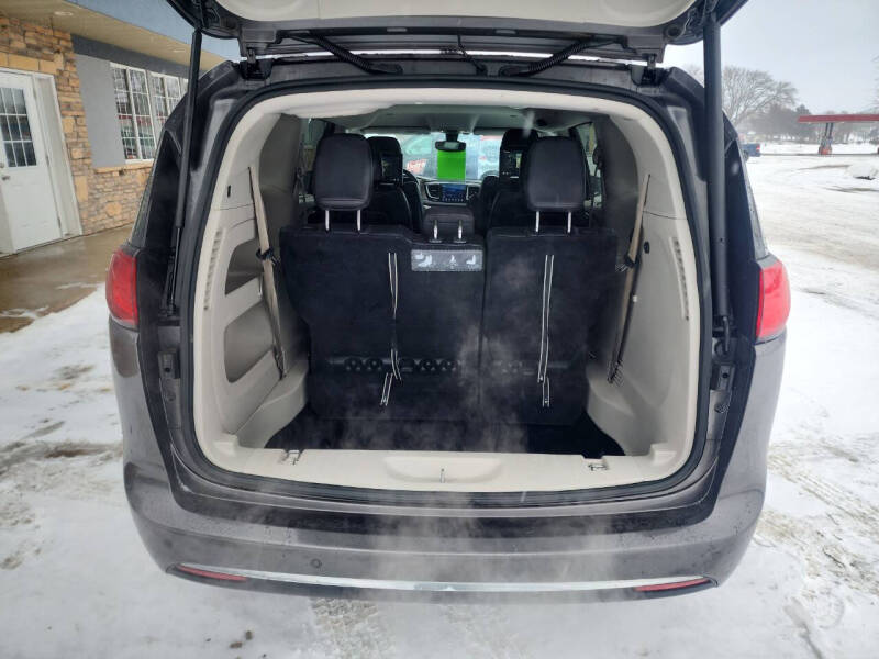 2017 Chrysler Pacifica Touring-L Plus