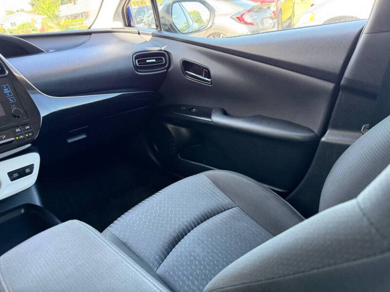 2016 Toyota Prius Two