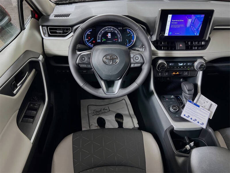 2025 Toyota RAV4 Hybrid XLE