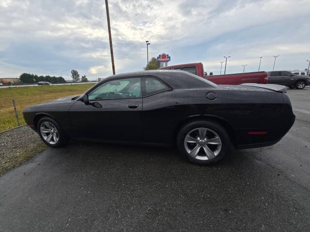 2017 Dodge Challenger SXT