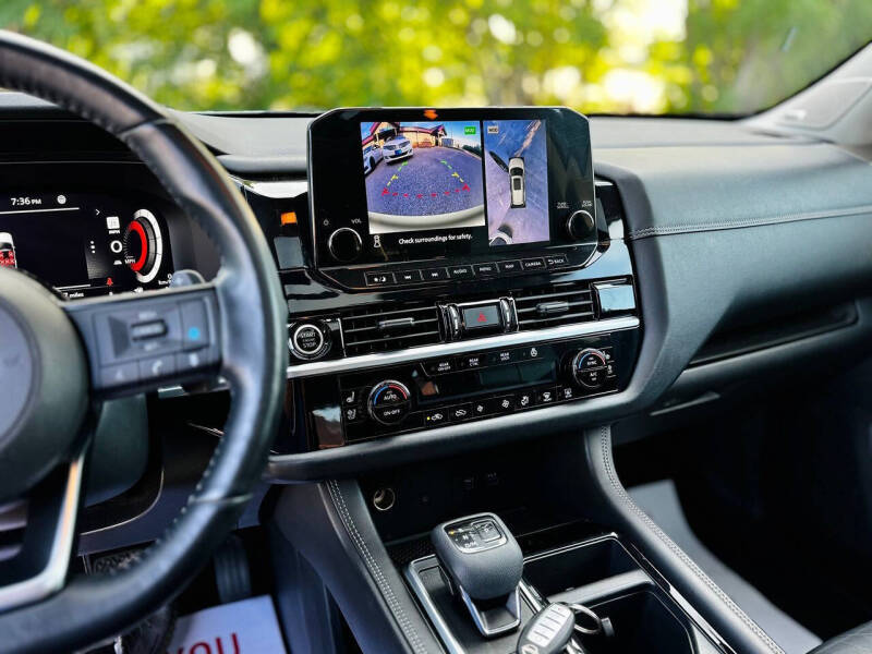 2022 Nissan Pathfinder Platinum