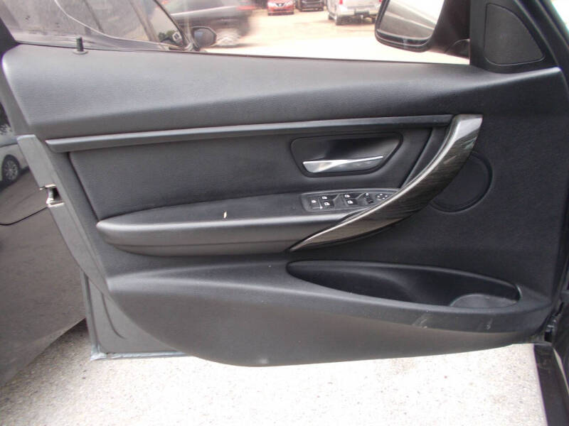 2016 BMW 3 Series 320i
