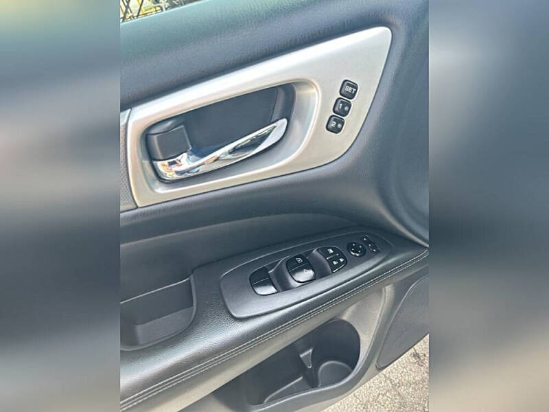 2017 Nissan Pathfinder Platinum