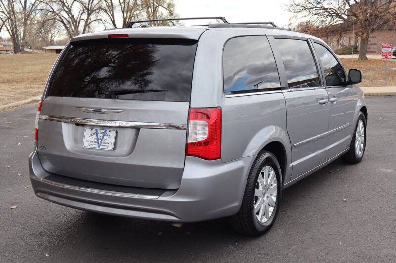2013 Chrysler Town and Country Touring