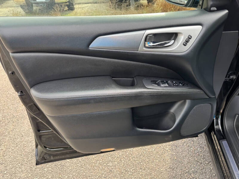 2018 Nissan Pathfinder SL