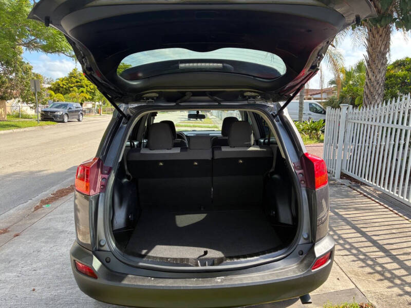 2014 Toyota RAV4 LE