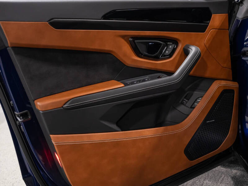 2023 Lamborghini Urus S