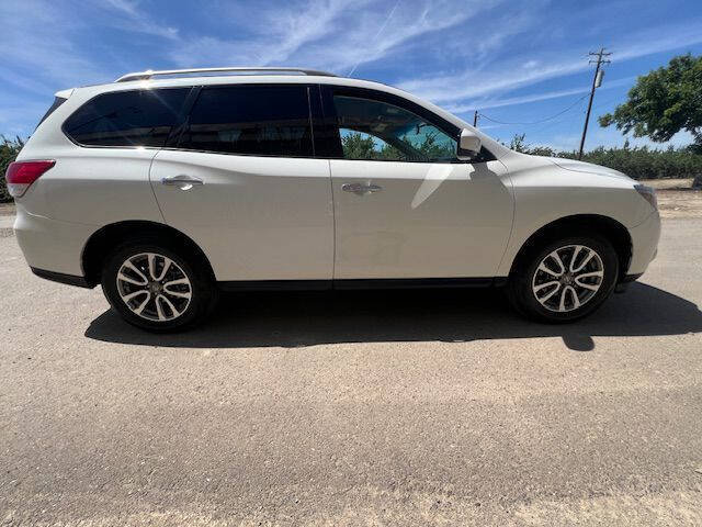 2013 Nissan Pathfinder for sale at L & W Motors in Tracy, CA