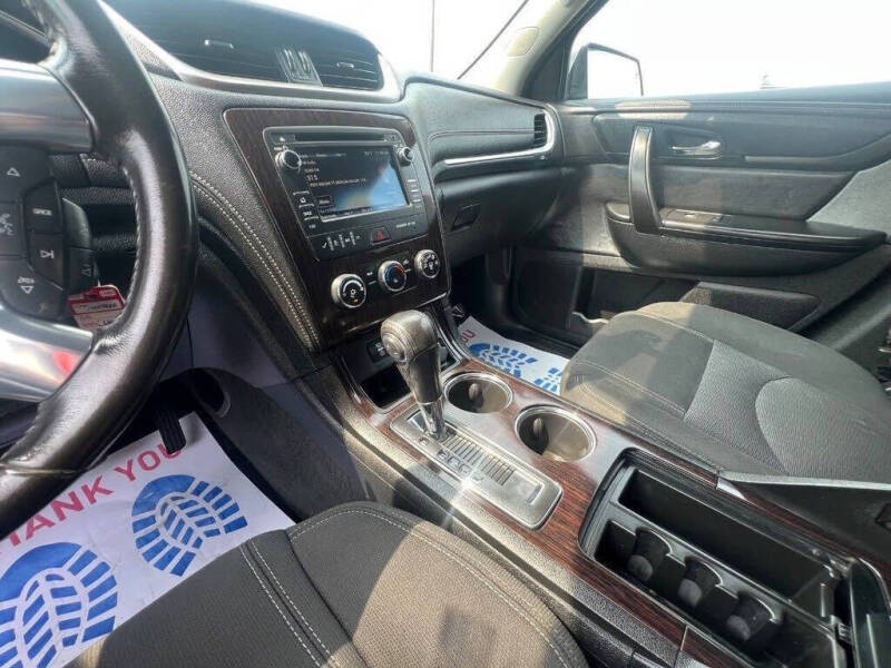 2017 Chevrolet Traverse LT