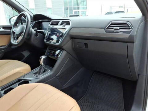 2023 Volkswagen Tiguan SE R-Line Black