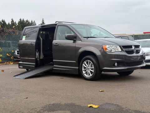 2019 Dodge Grand Caravan SXT 35th Anniversary Edition