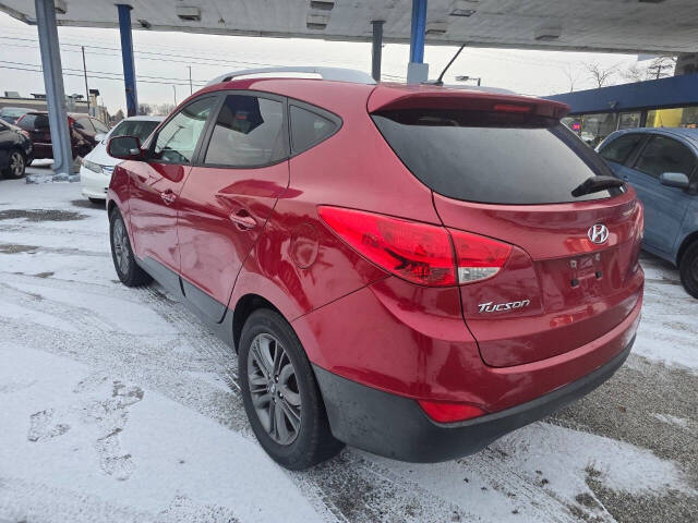 2015 Hyundai TUCSON for sale at QUEENSGATE AUTO SALES in York, PA