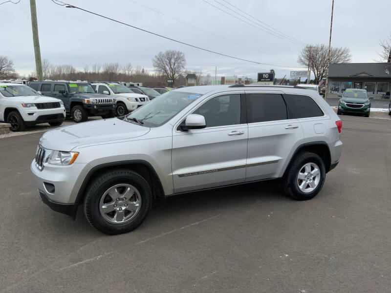 Used 2011 Jeep Grand Cherokee Laredo with VIN 1J4RR4GGXBC534755 for sale in Traverse City, MI