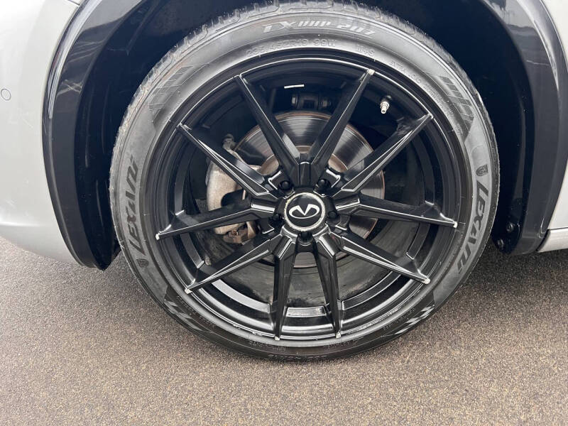 2018 Infiniti QX30 Premium