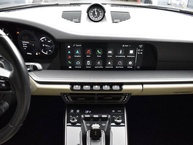 2022 Porsche 911 Carrera