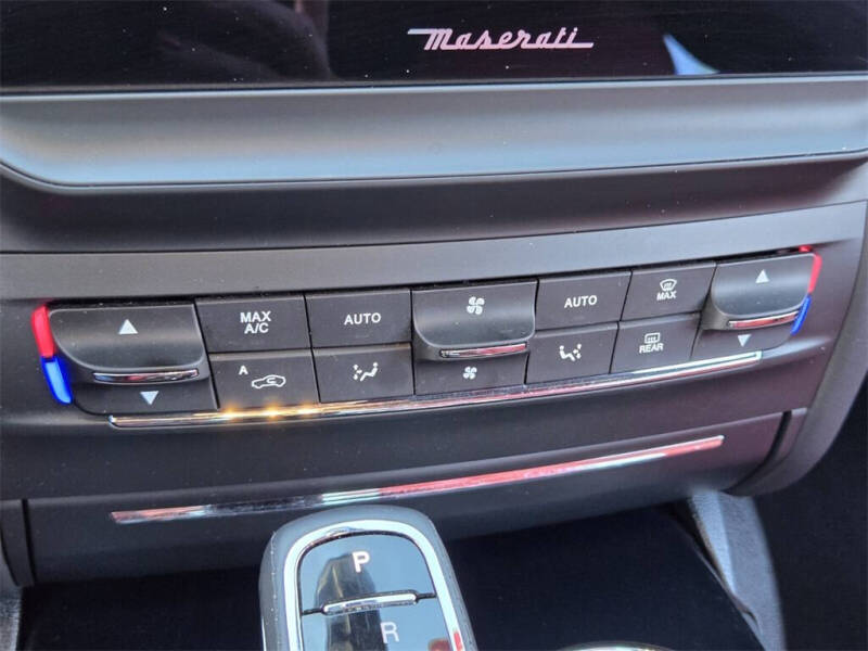 2022 Maserati Ghibli Modena Q4