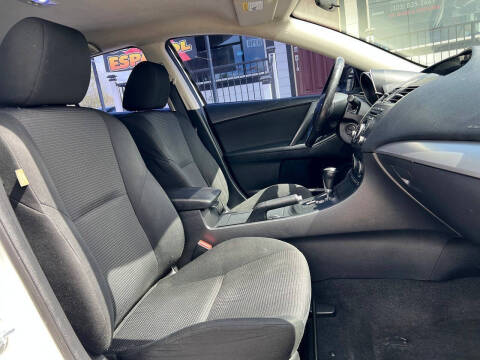 2013 Mazda MAZDA3 i Touring