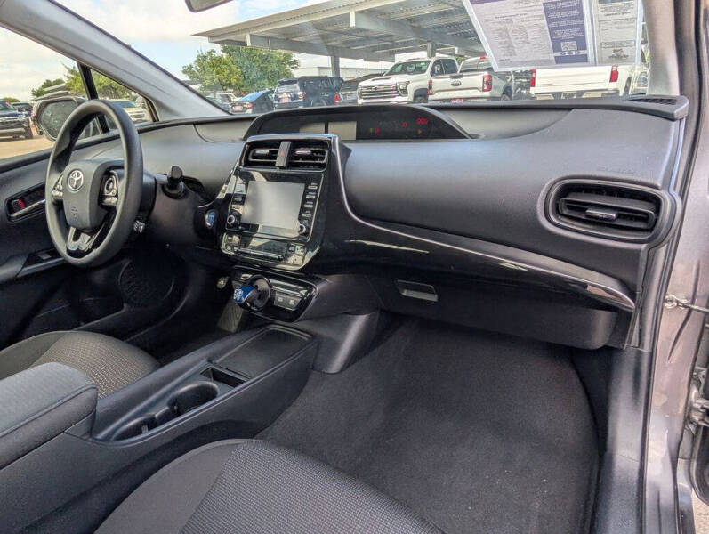 2021 Toyota Prius LE