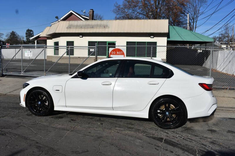 2022 BMW 3 Series 330e