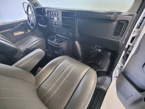 2023 Chevrolet Express 2500