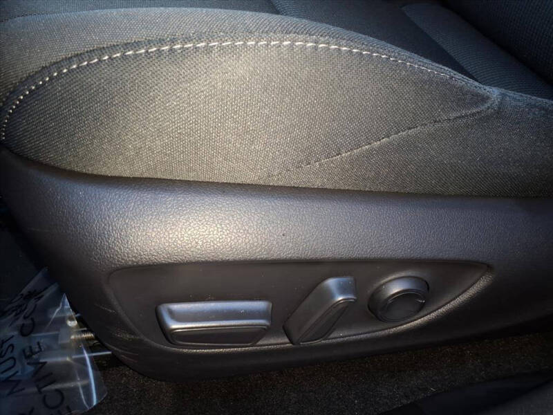 2022 Toyota Venza LE