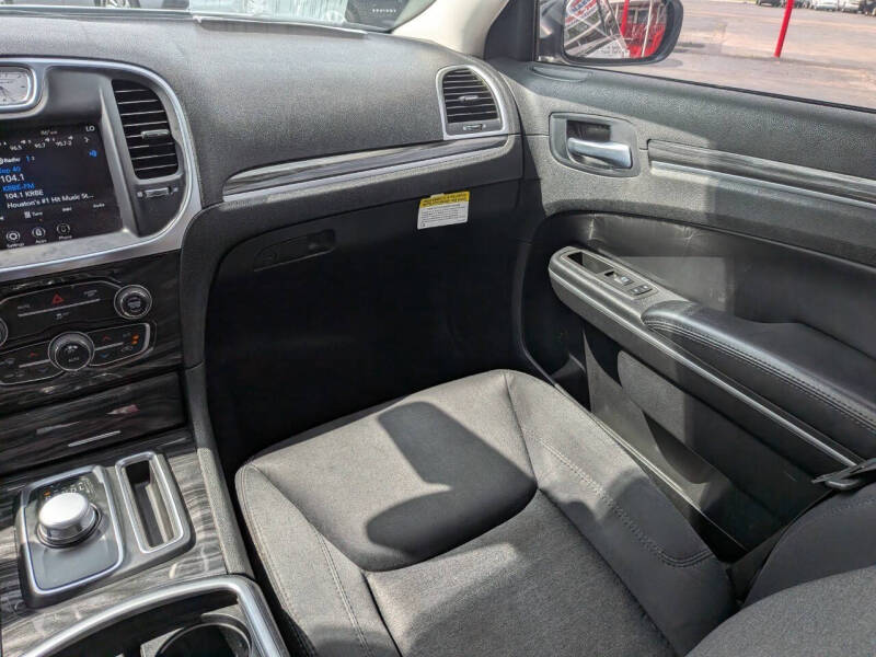2021 Chrysler 300