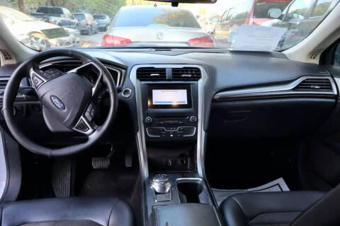 2017 Ford Fusion Hybrid SE