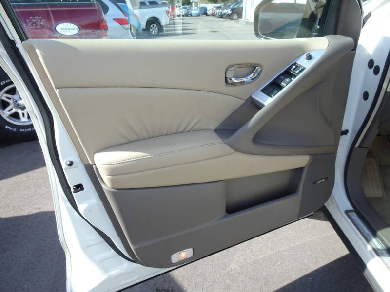 2010 Nissan Murano LE