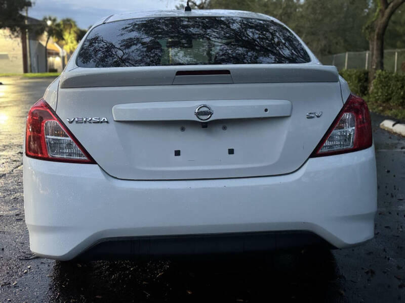 2017 Nissan Versa 1.6 SV