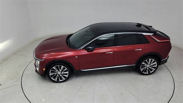 2025 Cadillac LYRIQ Luxury 3