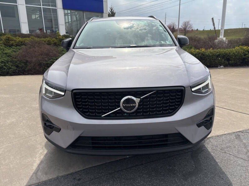 2026 Volvo XC40 B5 Plus