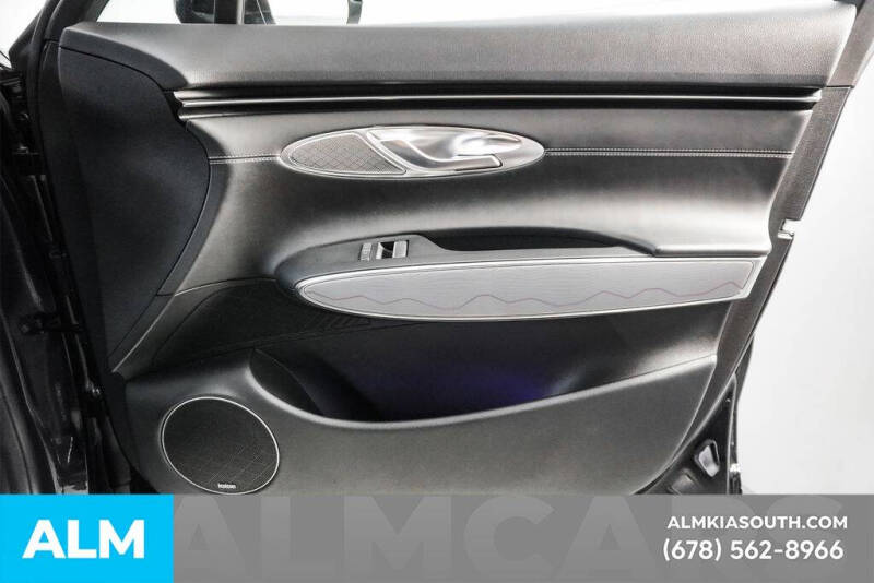 2023 Genesis GV70 2.5T Standard