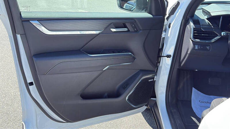 2025 GMC Acadia Elevation