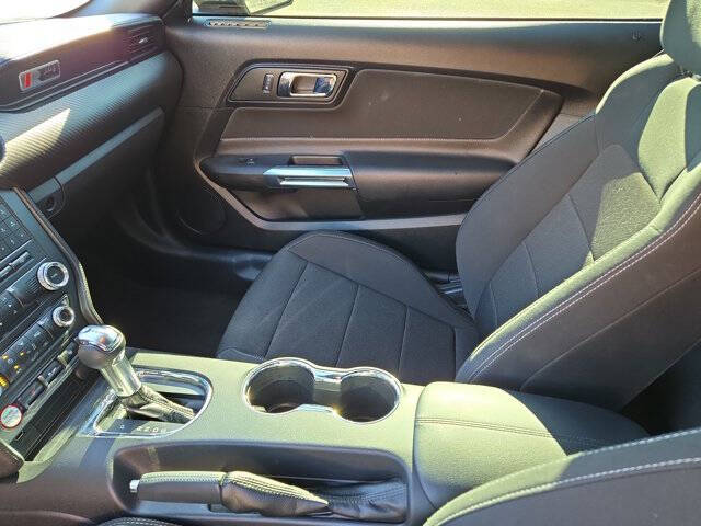 2017 Ford Mustang V6