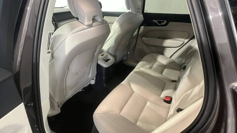 2025 Volvo XC60 T8 Core Dark Theme