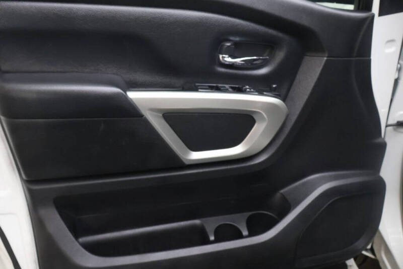 2018 Nissan Titan SV