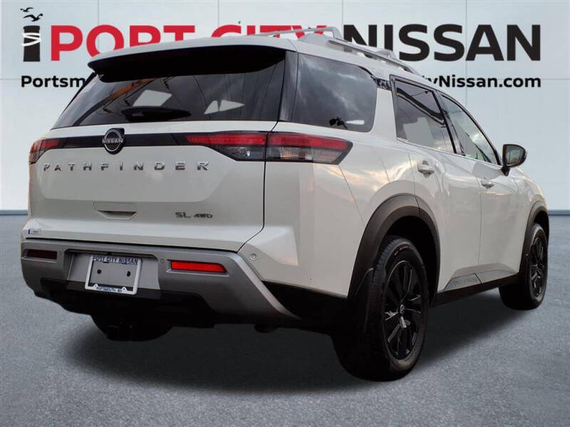 2022 Nissan Pathfinder SL