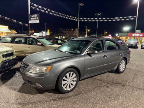 2010 Hyundai Sonata for sale at SOUTH FIFTH AUTOMOTIVE LLC in Marietta OH