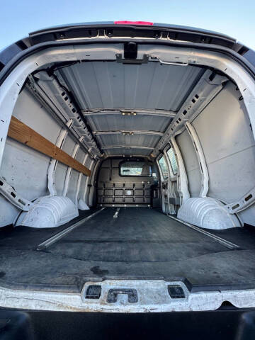 2017 Chevrolet Express 2500