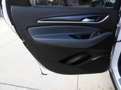 2022 Buick Enclave Essence