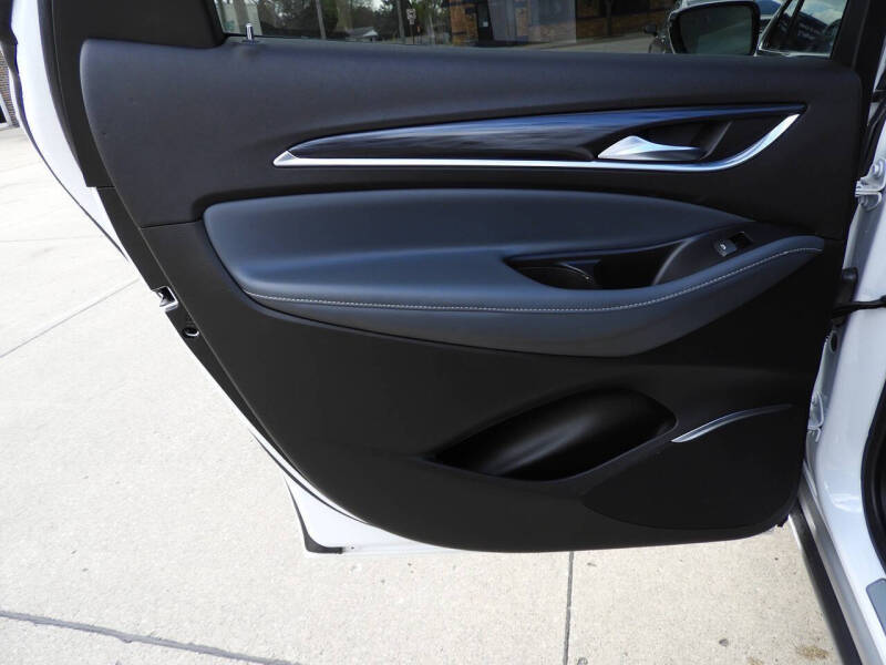 2022 Buick Enclave Essence