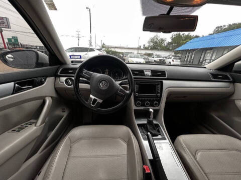 2012 Volkswagen Passat SE
