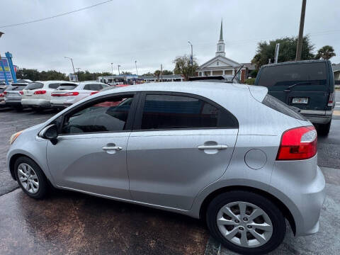2016 Kia Rio 5-Door LX
