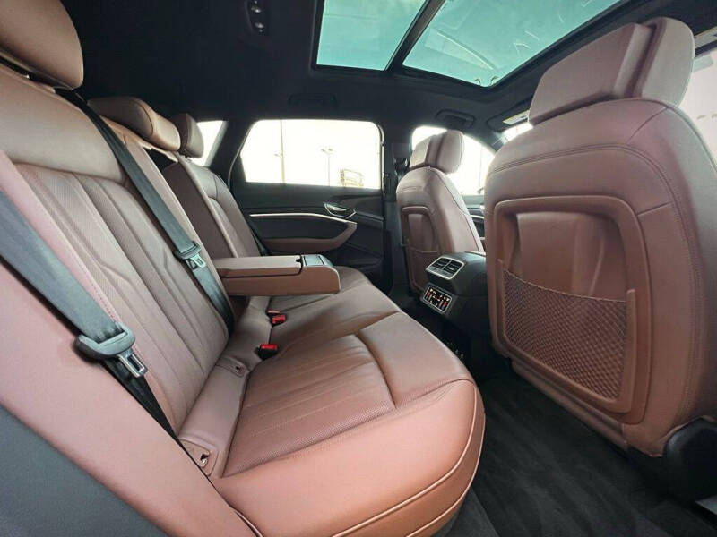 2023 Audi e-tron quattro Premium Plus