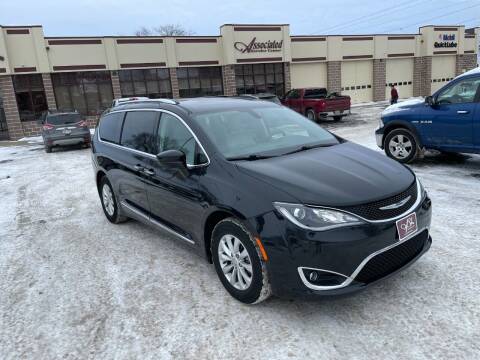 2018 Chrysler Pacifica for sale at ASSOCIATED SALES & LEASING in Marshfield WI