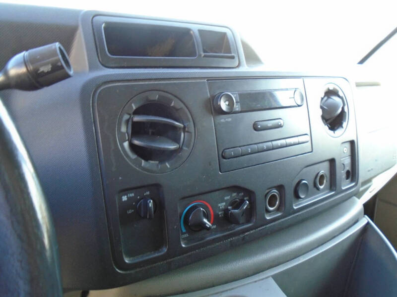 2013 Ford E-Series E-350 SD