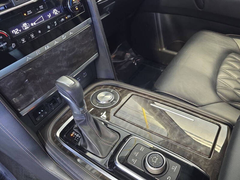 2023 Nissan Armada Platinum